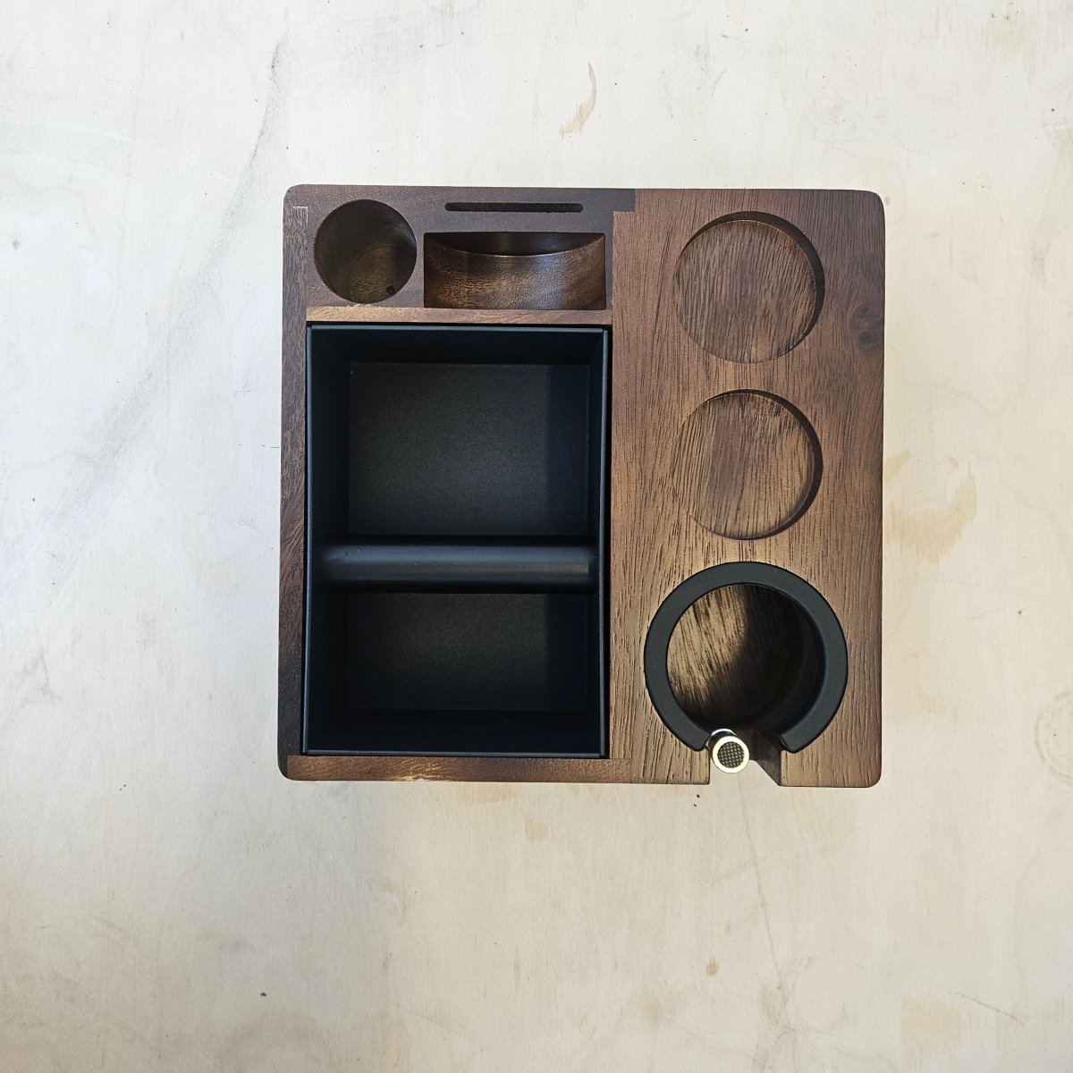 Knock Box and tamping station - Café Liégeois