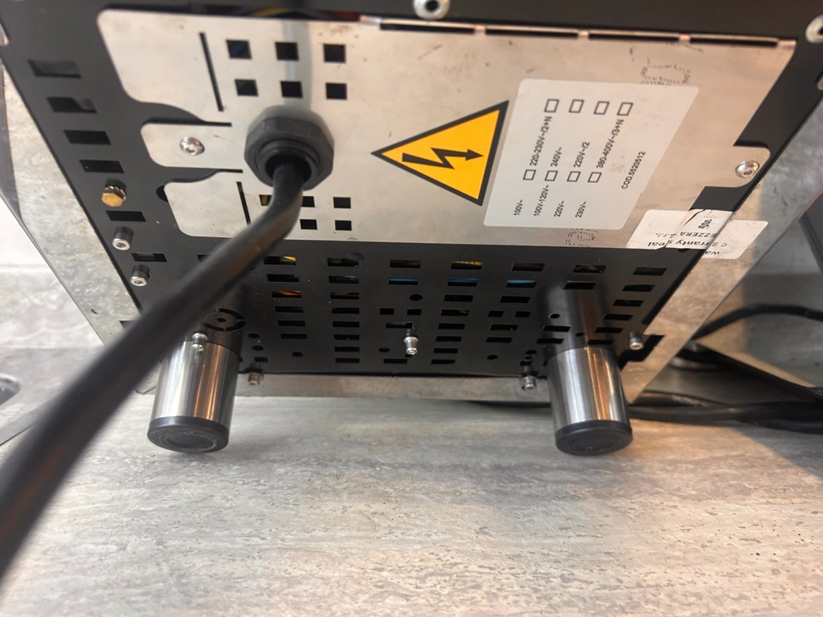 Bezzera - Magica E61 Espresso Machine with PID (Slightly damaged) - Café Liégeois Canada Inc.